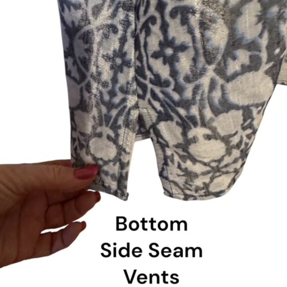 CATO BLUE V-NECK TOP  PLUS SIZE: 26/28 EUC - Picture 4 of 7